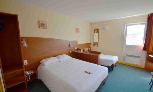 Adams Hotel - photo 1